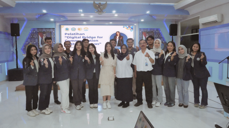 UNIVERSITAS HANG TUAH (10)