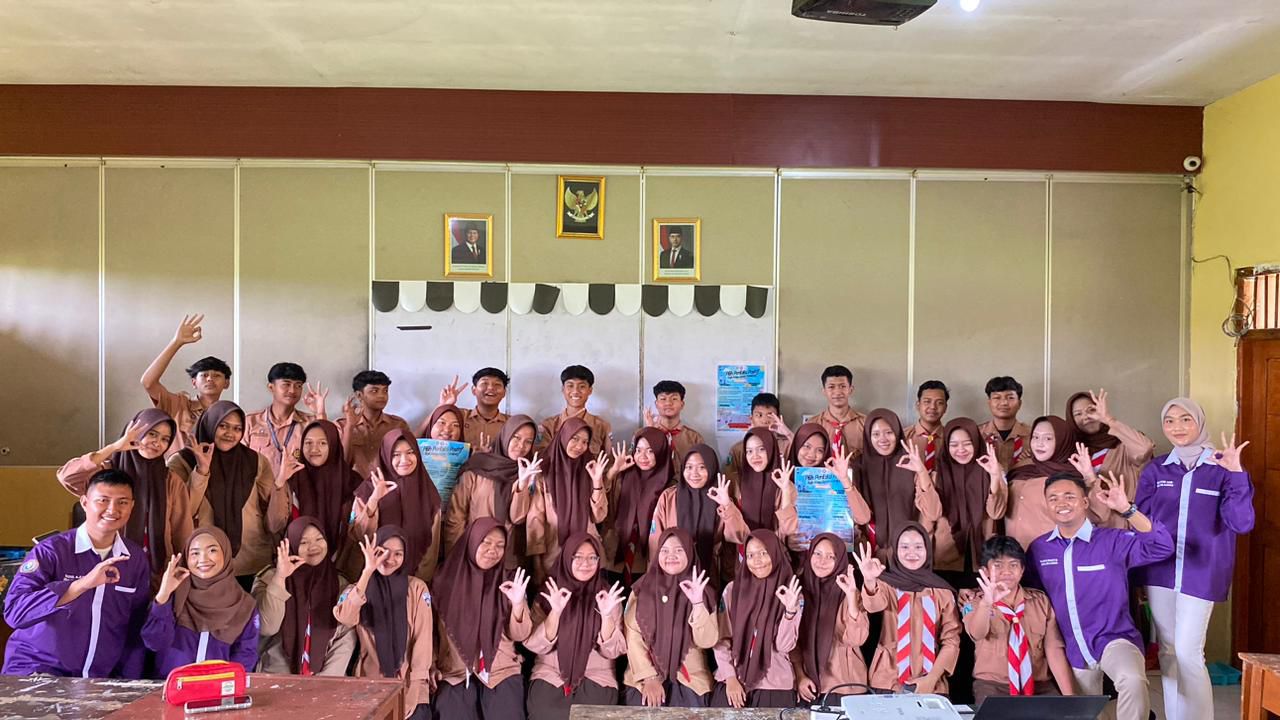 Psikoedukasi Psikologi Pendidikan oleh Fakultas Psikolo UHT Sukses Digelar di SMAN 1 Driyorejo, Siswa Antusias Ikuti Pembelajaran Karakter