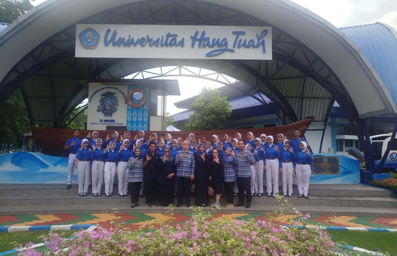 Fakultas Farmasi Universitas Hang Tuah Terima Kunjungan Edukatif dari SMK Farmasi Sekesal Hang Tuah