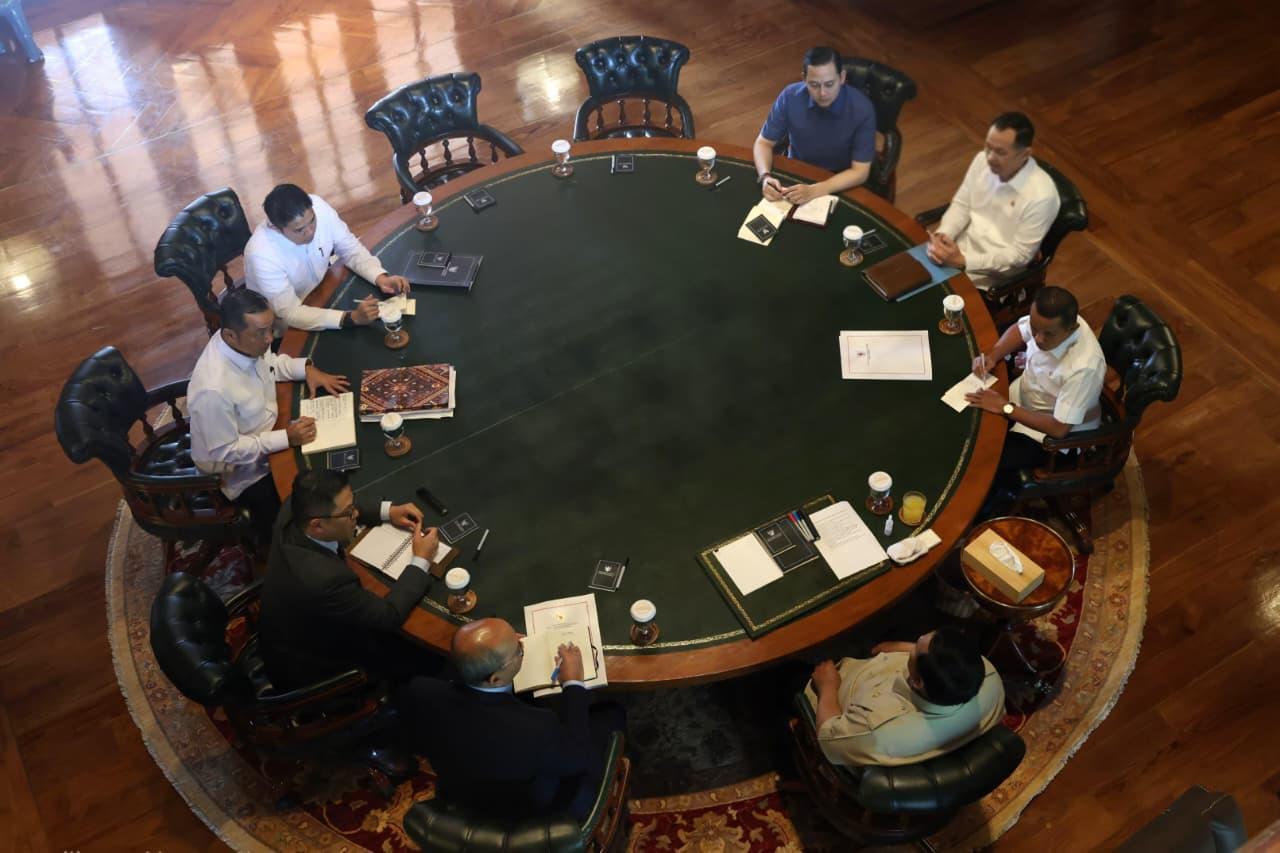 Presiden Prabowo Kumpulkan Menteri Bahas Kampung Haji hingga Percepatan Pemulihan Sumatra