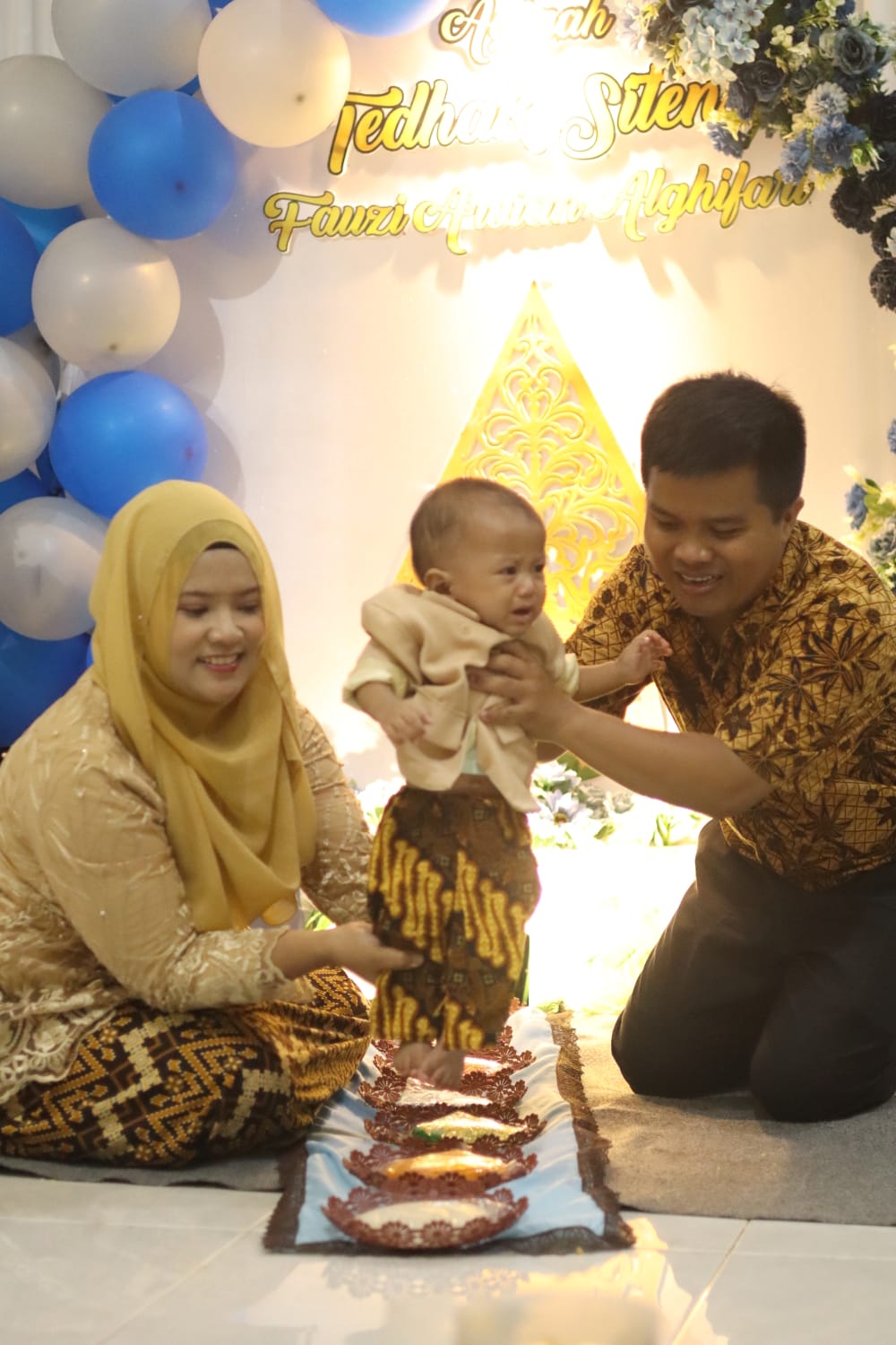 Tedhak Siten dan Aqiqoh : Langkah Pertama Anak dalam Tradisi Jawa yang Penuh Makna dan Harapan Masa Depan Terbaik