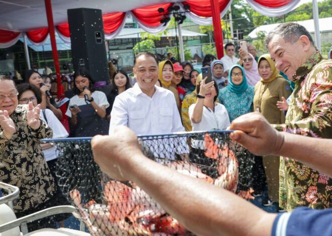 Hibah Australia Dukung Pemberdayaan Perempuan Surabaya Wali Kota Eri Pimpin Panen Perdana Ikan Nila