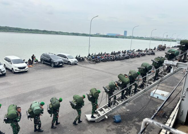 KRI Surabaya-591 Memberangkatkan Prajurit dan Bantuan Kemanusiaan, Wujud Sinergi TNI Pulihkan Aceh dan Sumatera Pasca Bencana