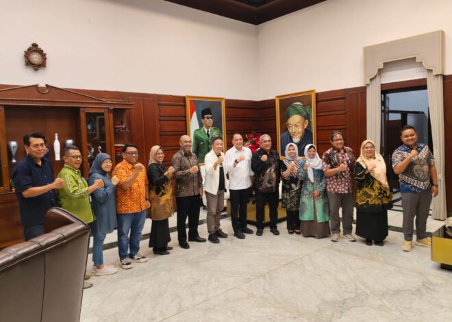 Rektor UHT dan Walikota Surabaya Bahas Skema Bantuan Kuliah bagi Mahasiswa