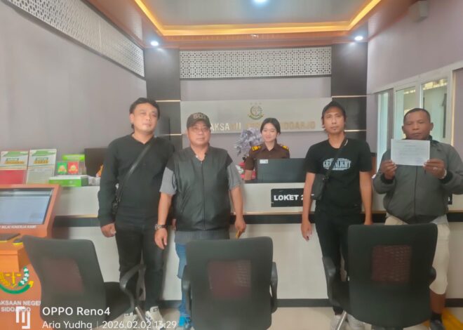 Warga Desa Gemurung Laporkan Kepala Desa ke Kejari Sidoarjo Terkait Dugaan Pelanggaran APBDes