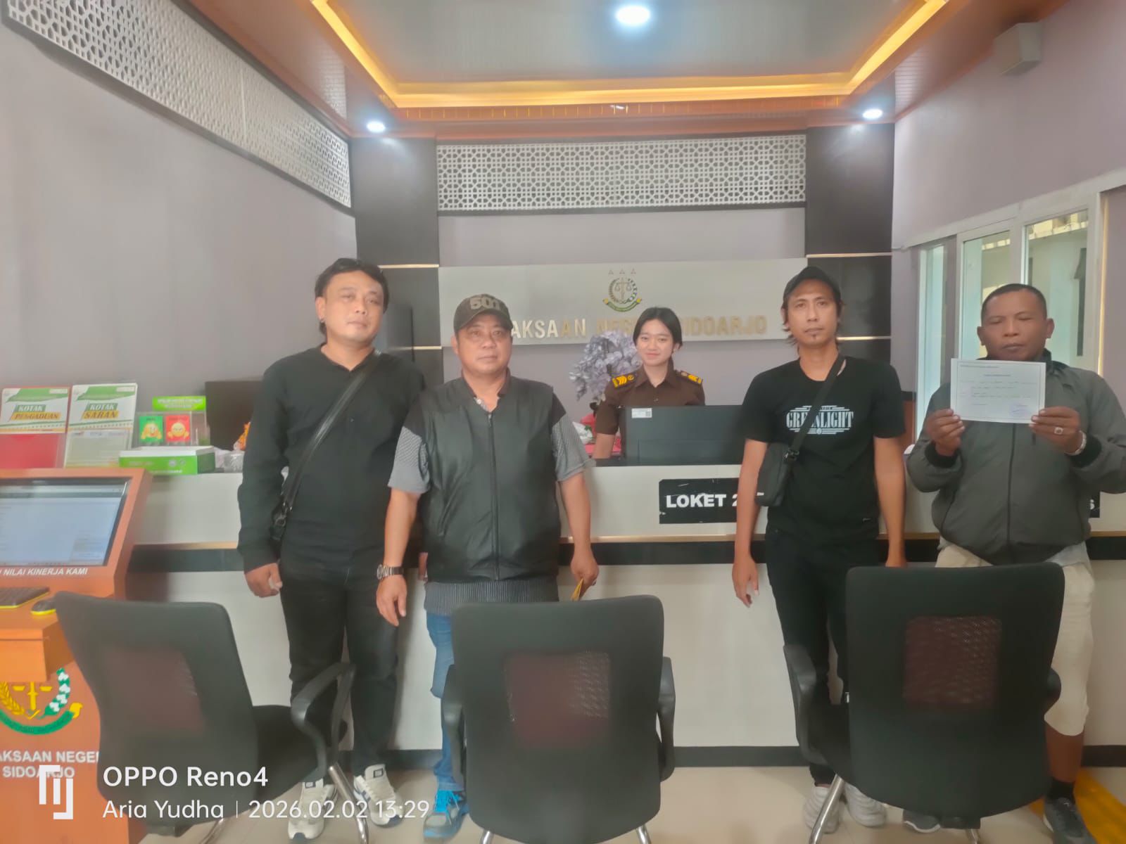 Warga Desa Gemurung Laporkan Kepala Desa ke Kejari Sidoarjo Terkait Dugaan Pelanggaran APBDes