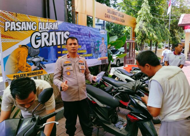 Pasang Alarm Gratis di Polsek Wonocolo Sepuluh Pendaftar Pertama Diberi Bonus Buah Durian