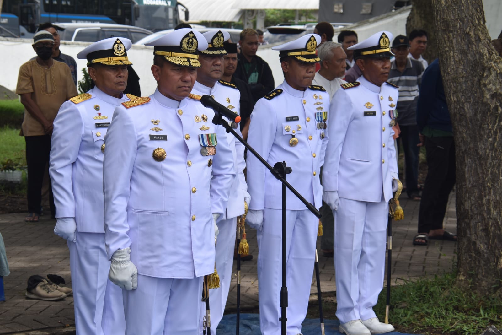 Wadan Kodaeral V Pimpin Upacara Pemakaman Militer Alm. Laksma TNI (Purn) Edi Suhardono