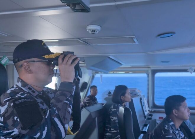 KRI Diponegoro-365 Laksanakan Passing Exercise dengan Kapal Perang Angkatan Laut Prancis di Laut Sawu