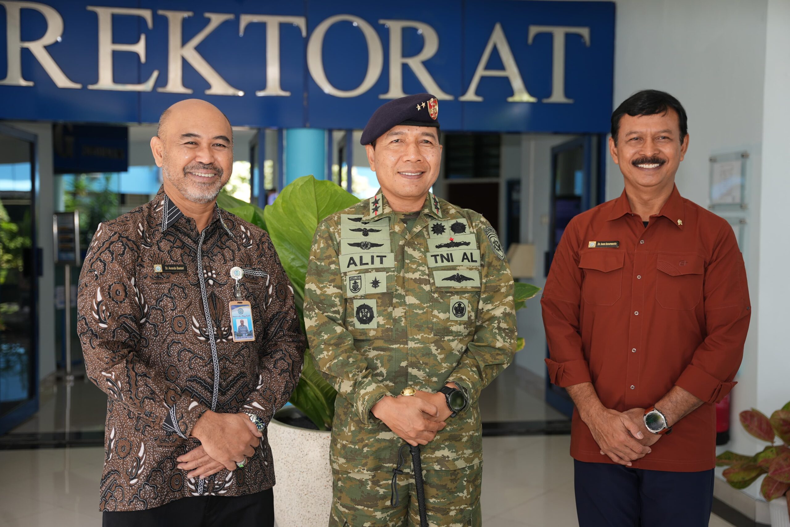 Rektor UHT Terima Silaturahmi Panglima Koarmada II