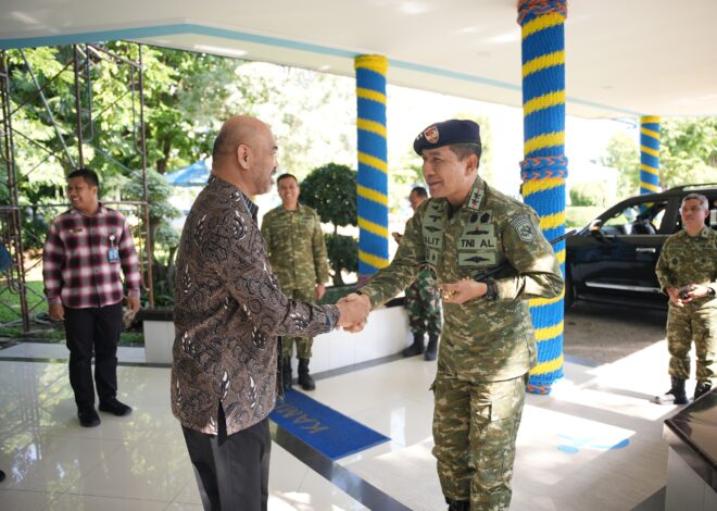 Perkuat Sinergi Di Bidang Pendidikan, Pangkoarmada II Berkunjung Ke Rektor Universitas Hang Tuah