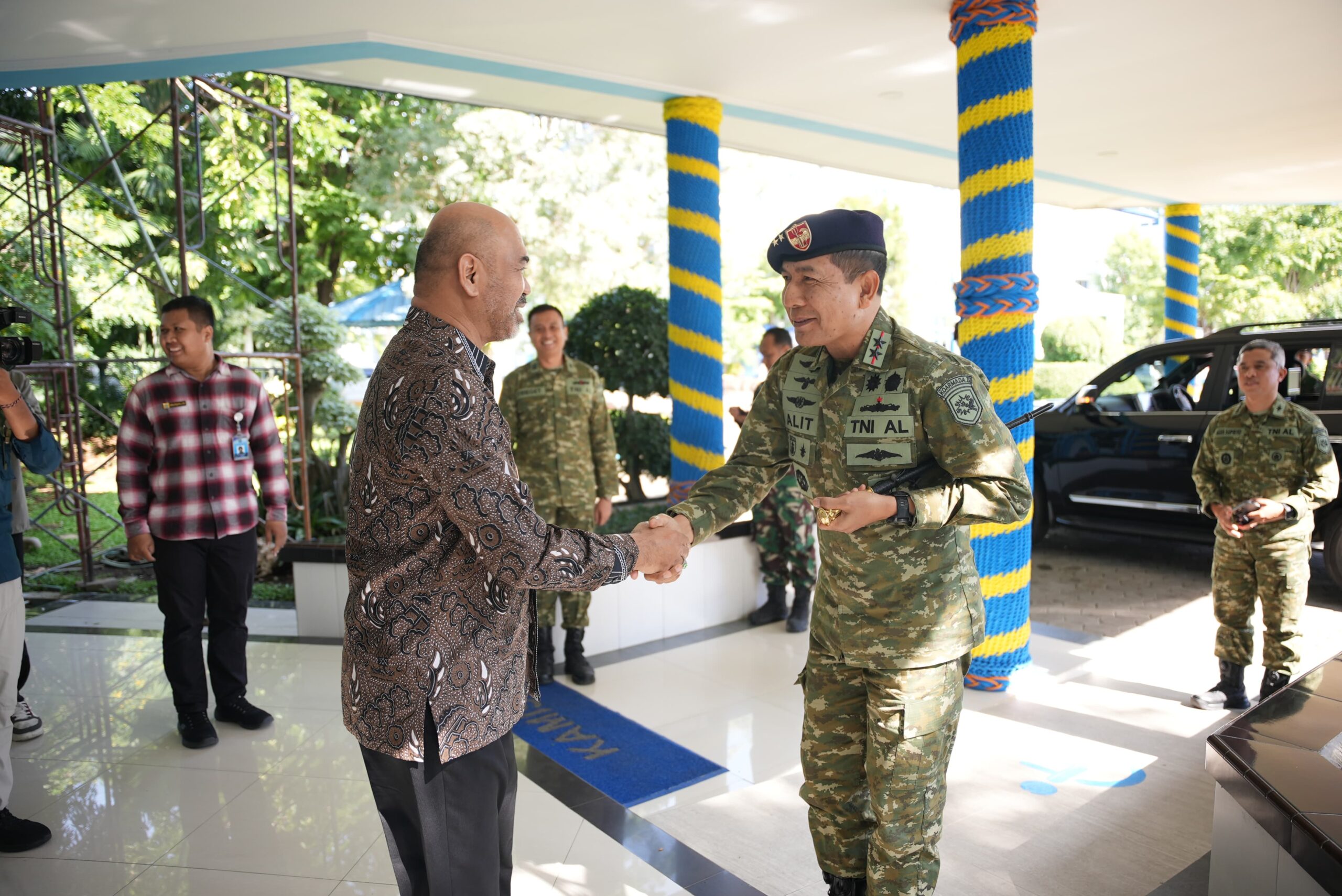 Perkuat Sinergi Di Bidang Pendidikan, Pangkoarmada II Berkunjung Ke Rektor Universitas Hang Tuah