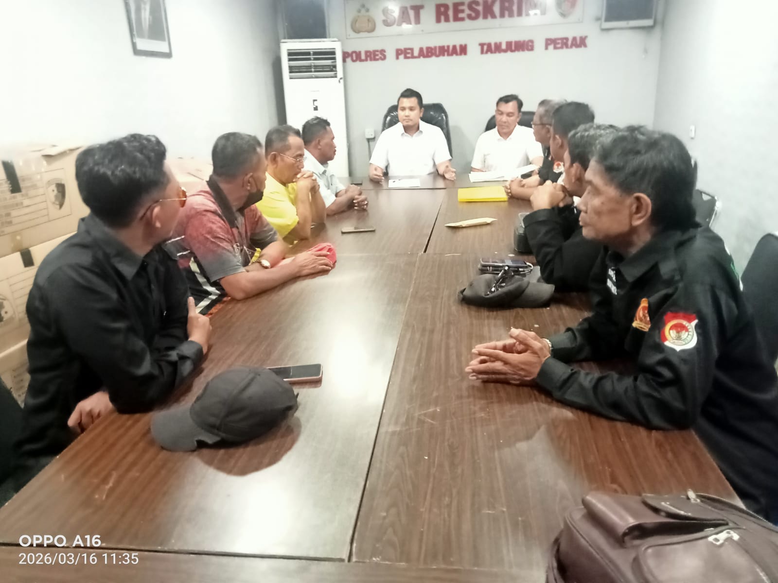 Mediasi Kasus Dugaan Perusakan Bangunan di Tambak Wedi Digelar di Polres KP3 Tanjung Perak, Pelapor Tidak Hadir