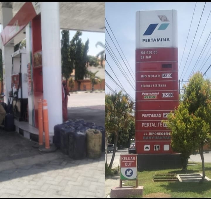 Karyawan Pom Bensin Banyuanyar Kecamatan Sampang Bermain Dengan Pengisi Jerigen.UnknownMaret 23, 2026