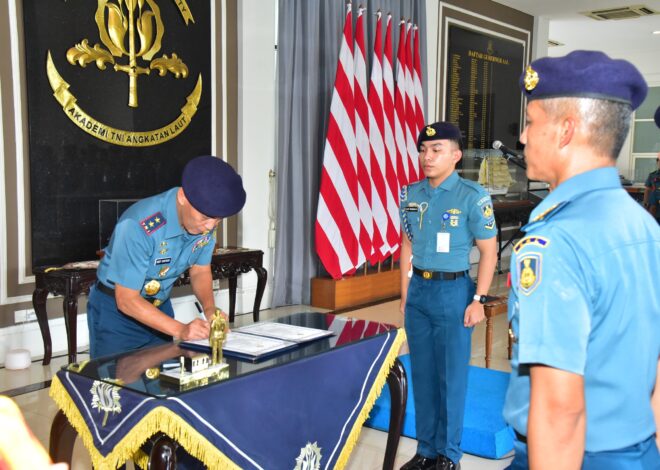 Regenerasi Kepemimpinan, Gubernur AAL Pimpin Acara Serah Terima Jabatan Dirpers AAL