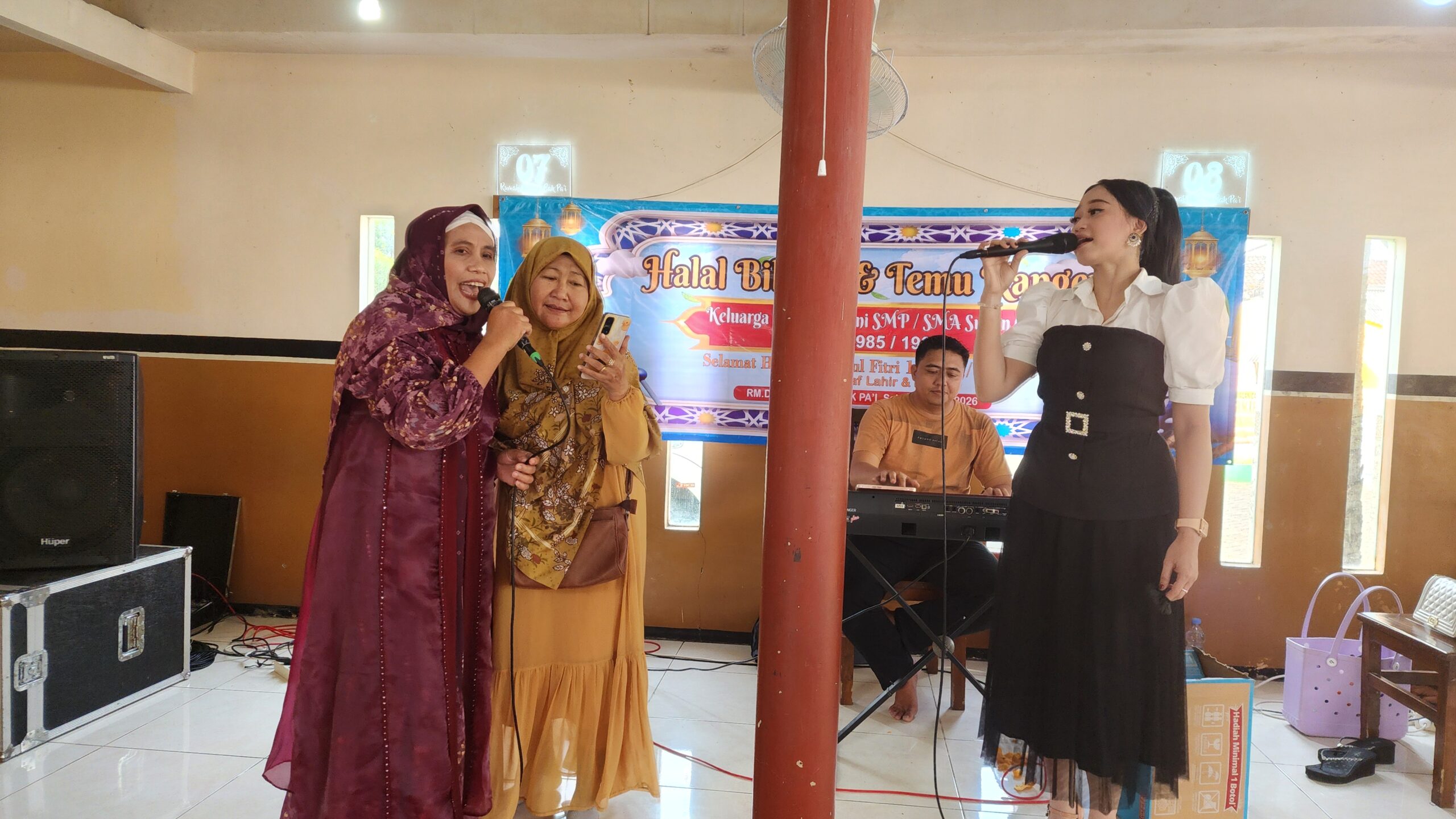 Haru dan Penuh Kebersamaan, Alumni SMP 1985 & SMA 1988 Sunan Giri Menganti Gelar Halal Bihalal di Gresik