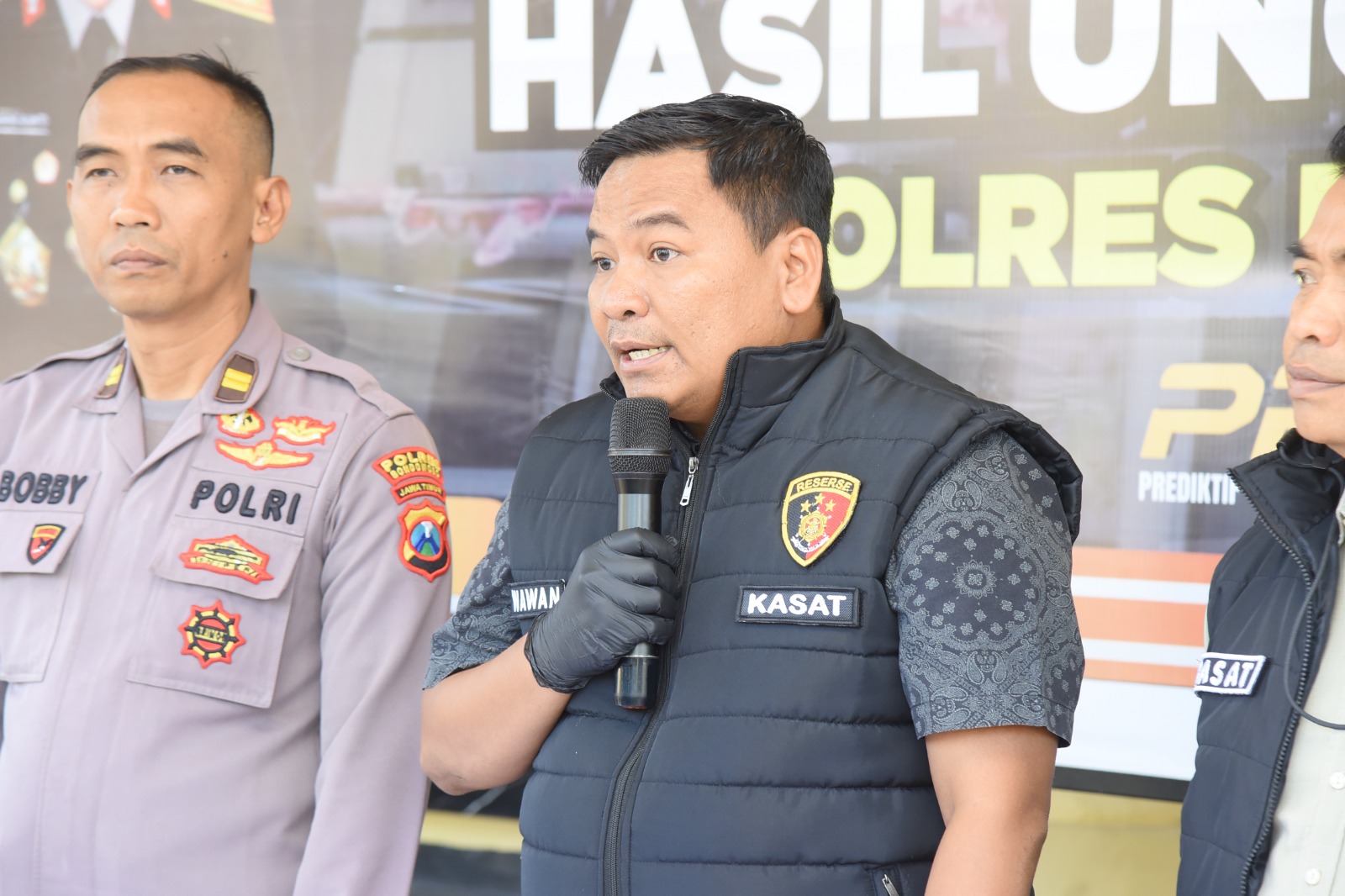 Polres Bondowoso Amankan Dua Tersangka Penimbun 1 Ton BBM Bersubsidi