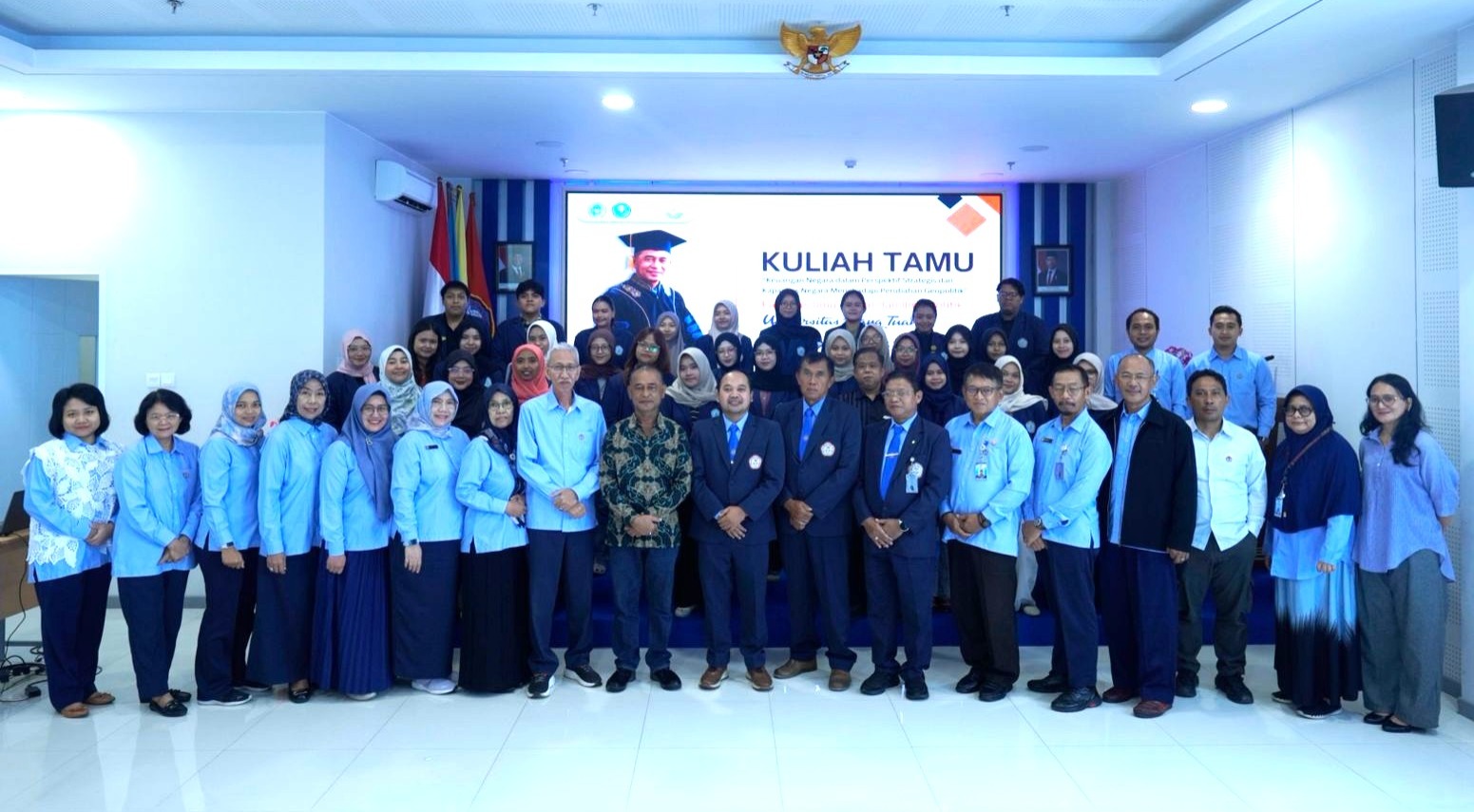 Kuliah Tamu FISIP UHT Kupas Kapasitas Negara dalam Menghadapi Dinamika Geopolitik