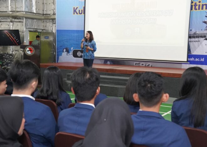 Cetak Dokter Gigi Berwawasan Maritim, Mahasiswa FKG UHT Melalsanakan Kuliah di KRI Banjarmasin 592