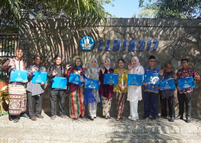 Dosen Universitas Hang Tuah Terima Satyalancana, Momentum Hardiknas 2026 di Surabaya