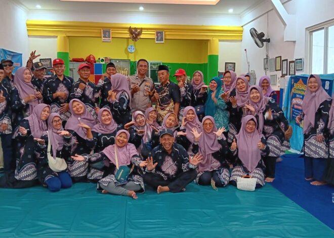 Bhabinkamtibmas Kelurahan Gundih Hadiri Pertemuan Karang Werda, Pererat Silaturahmi dan Sampaikan Pesan Kamtibmas
