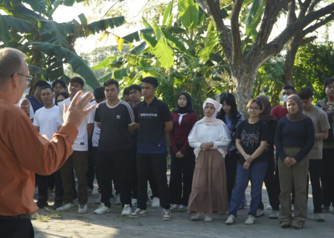 Food Vaganza UHT, Mahasiswa Belajar Bahasa Inggris Sambil Piknik dan Kenalkan Kuliner Nusantara*