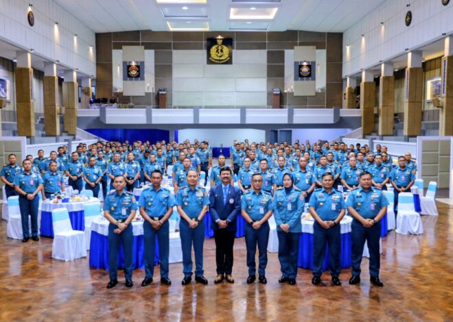 Forum Perwira Koarmada II Hadirkan Wakil Rektor II UHT, Bahas Perspektif Hukum Laut di Era Modern